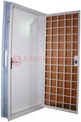 Белая стальная бронированная дверь с нитроэмалью ДБ-7 в Сергиевом Посаде