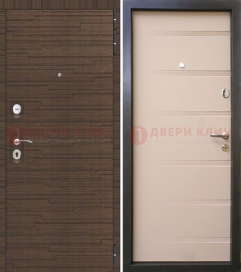 Светлая железная дверь c фрезерованной МДФ ДМ-248 в Сергиевом Посаде