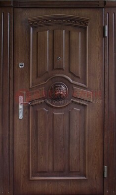 Темная железная дверь с массивом дуба с украшением ДМД-40 в Сергиевом Посаде