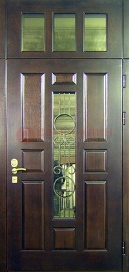 Парадная дверь со стеклянными вставками и ковкой ДПР-1 в офисное здание в Сергиевом Посаде