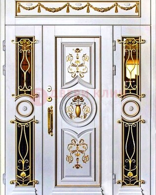 Белая стальная парадная дверь с золотыми элементами ДПР-80 в Сергиевом Посаде