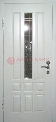 Белая металлическая дверь со стеклом ДС-1 в загородный дом в Сергиевом Посаде