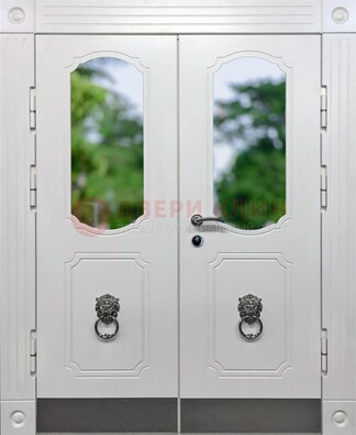 Белая двухстворчатая железная дверь со стеклом ДС-22 в Сергиевом Посаде