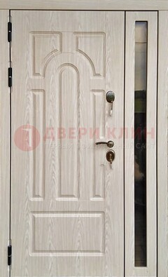Белая металлическая дверь со стеклом ДС-68 в Сергиевом Посаде