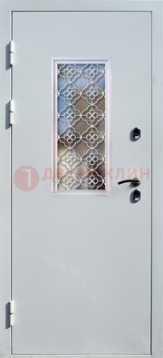 Серая металлическая дверь со стеклом и ковкой ДС-75 в Сергиевом Посаде