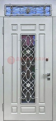 Белая железная дверь со стеклом и ковкой с верхней фрамугой ДСК-112 в Сергиевом Посаде