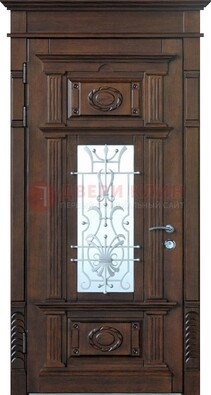 Филенчатая входная дверь Массив со стеклом и ковкой ДСК-227 в Сургуте
