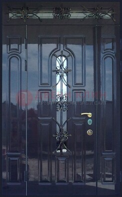 Глянцевая полуторная дверь Винорит стекло и ковка ДСК-275 в Сергиевом Посаде