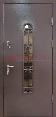 Металлическая дверь Порошок с небольшим стеклом и ковкой ДСК-282 в Сергиевом Посаде