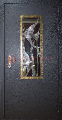 Металлическая дверь со стеклом и ковкой ДСК-82 для крыльца в Йошкар-Оле