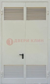 Белая металлическая техническая дверь с вентиляционной решеткой ДТ-6 в Сергиевом Посаде