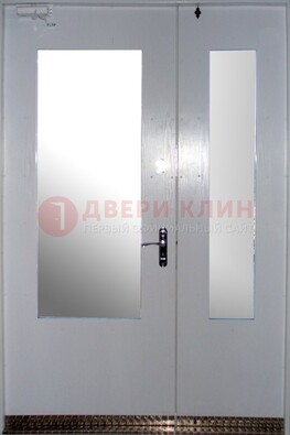 Белая  тамбурная дверь со стеклянными вставками ДТМ-18 в Сергиевом Посаде