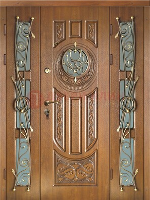 Коричневая уличная дверь с виноритом и ковкой ДВТ-184 в Сергиевом Посаде