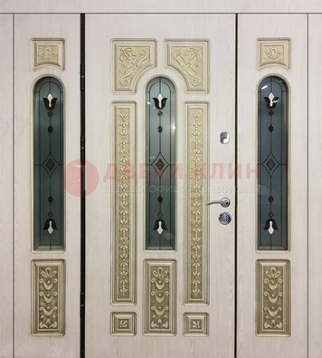 Светлая железная дверь с МДФ и витражом ВЖ-34 в Сергиевом Посаде